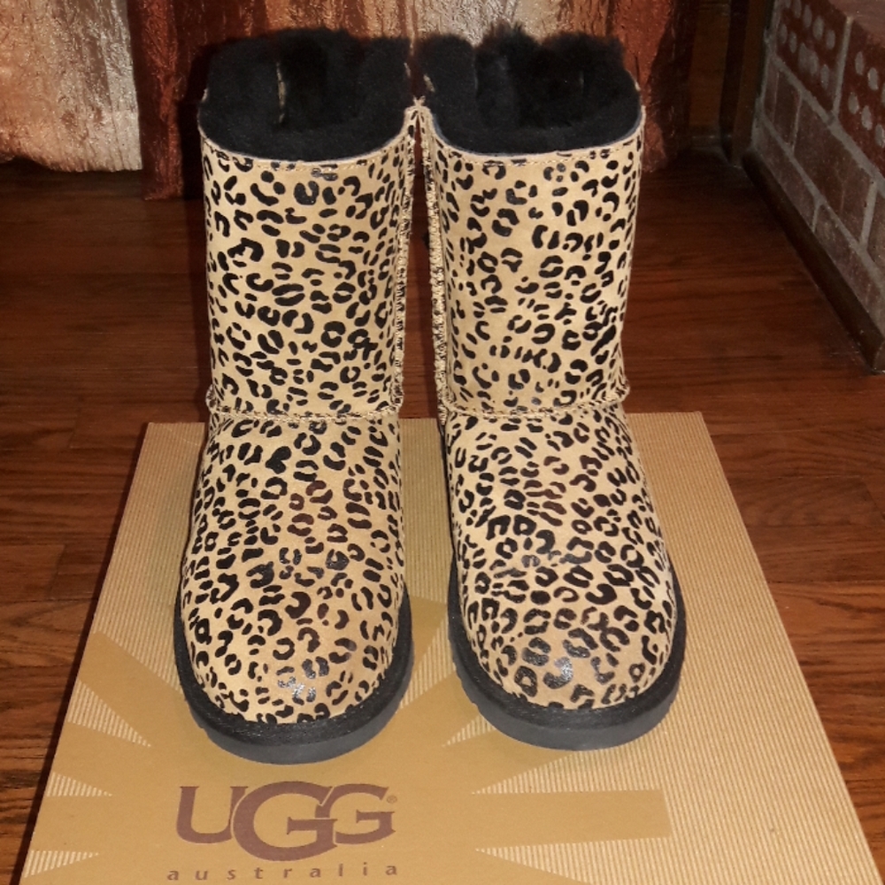 NIB UGG Leopard/Cheetah K Bailey Bow II Boots